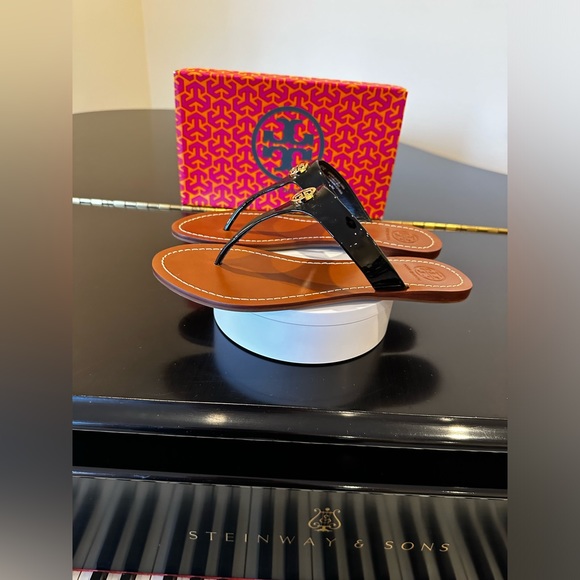 NWT Authentic Rare Luxury Minimalist Tory Burch Black Patent Cameron Thong - Picture 6 of 17